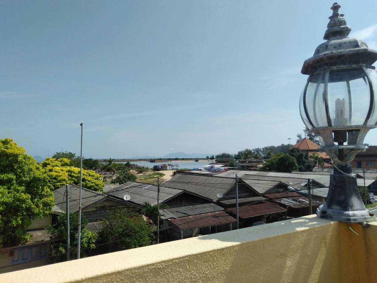 Rumah Hentian Ayah Kampung Kuala Besut Ngoại thất bức ảnh