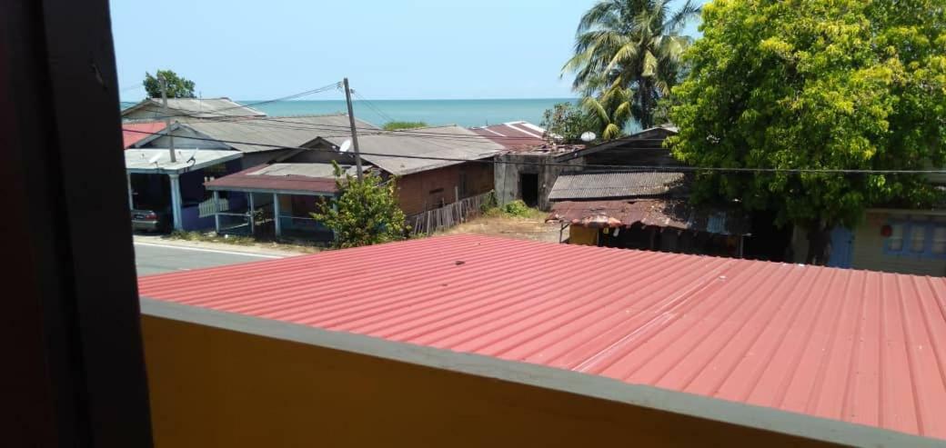 Rumah Hentian Ayah Kampung Kuala Besut Ngoại thất bức ảnh